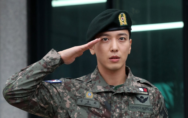 Jung Yonghwa (CNBlue) tiết lộ girlgroup được yêu thích nhất trong quân đội: Không phải BlackPink mà chính là… Ảnh 2