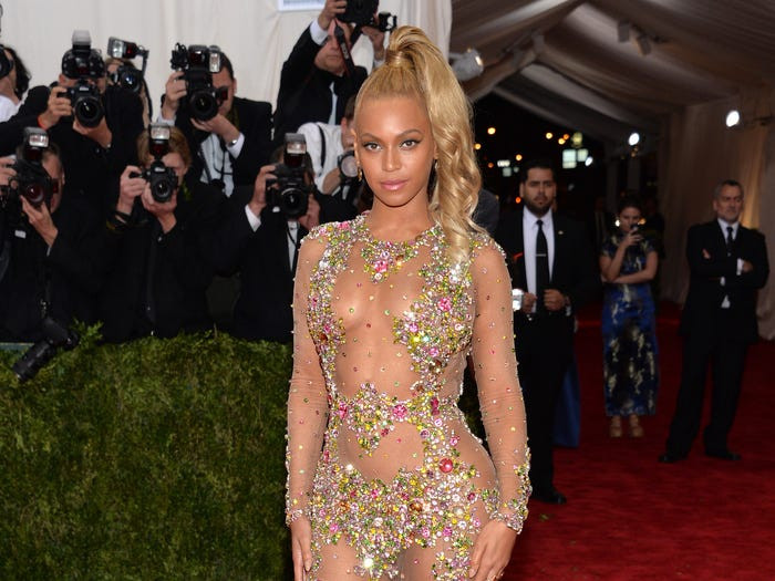 Chế độ ăn kiêng hãi hùng của sao Hollywood: Ăn đất sét chưa bằng điều này Ảnh 4