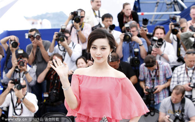 Bất ngờ với hình ảnh Phạm Băng Băng xuất hiện ở một trong bốn bảo tàng nổi tiếng và lớn nhất Thế Giới Ảnh 2