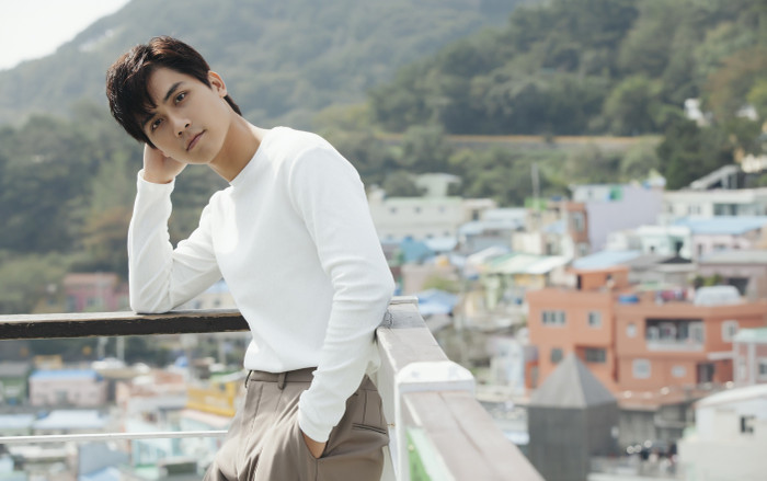 Võ Điền Gia Huy điển trai khoe vẻ nam tính tại làng cổ Hàn Quốc Ảnh 2