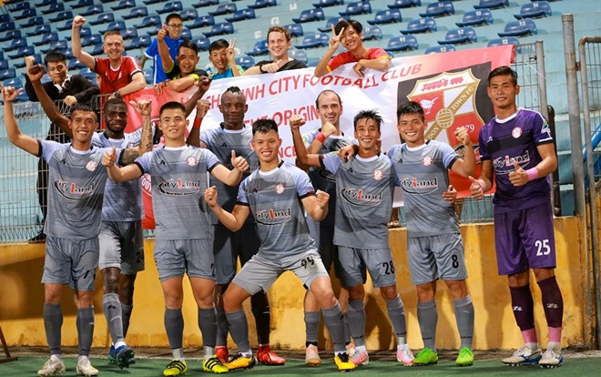 CLB TP.HCM muốn chiêu mộ cầu thủ Việt kiều để góp sức cho ĐTVN Ảnh 2