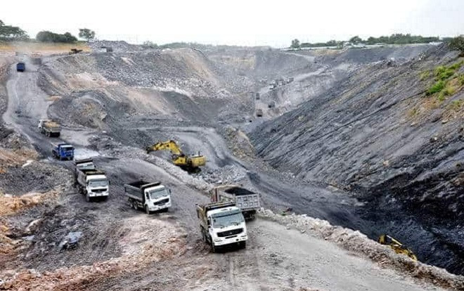 Mở hào thoát nước tuyến đường, 4 công nhân bị đất đá sạt lở đè tử vong trong đêm Ảnh 2