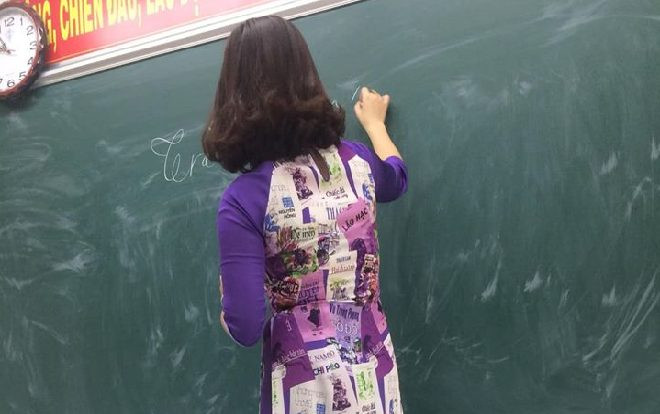 ‘Chất chơi’ như cô chủ nhiệm lớp người ta, đem loạt tác phẩm văn học lên ‘bục giảng’ khiến nhiều người thích thú Ảnh 2