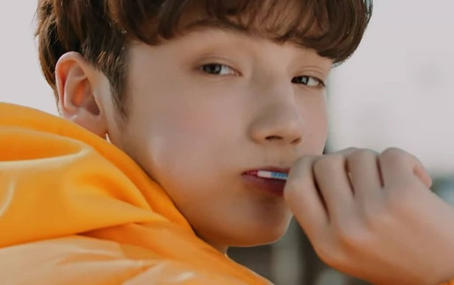 Hueningkai (TXT) đang ngày một trưởng thành khiến các fan không khỏi 'đứng tim' Ảnh 2