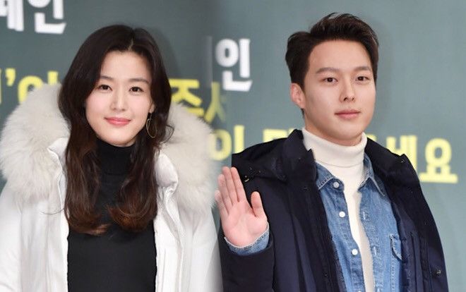 'Mợ chảnh' Jeon Ji Hyun như gái đôi mươi, trẻ xinh bên Jang Ki Yong tại sự kiện Ảnh 2