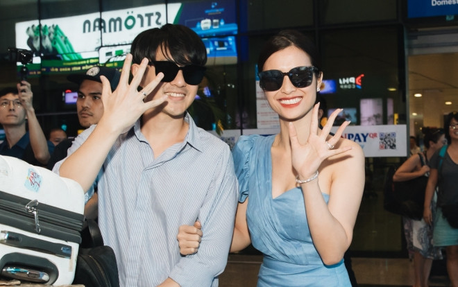 Đông Nhi hạnh phúc khoác tay Ông Cao Thắng, rạng rỡ khoe nhẫn cưới khi trở về TP HCM Ảnh 2