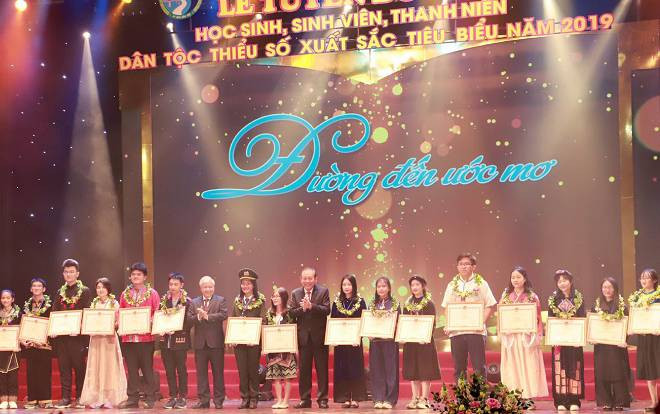 Tuyên dương 120 học sinh, sinh viên, thanh niên dân tộc tiêu biểu năm 2019 Ảnh 2