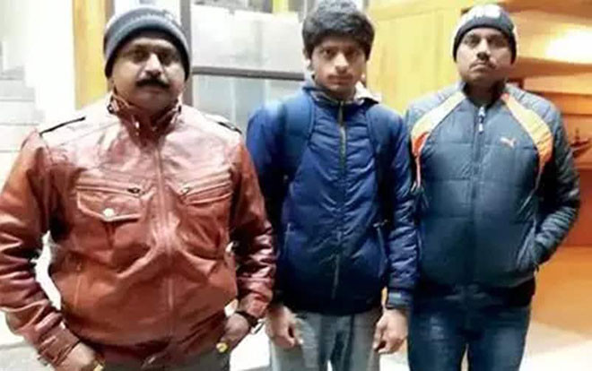 Chán học, con trai đại gia dầu mỏ bỏ nhà đi rửa bát thuê, ăn đồ thừa và ngủ lề đường Ảnh 2