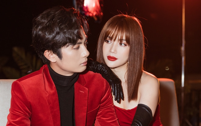 Hậu công khai hẹn hò, Sĩ Thanh 'rủ rê' bạn trai Huỳnh Phương tham gia vào MV mới đầy nóng bỏng Ảnh 2