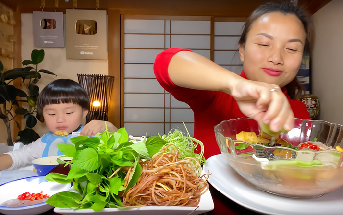 7 kênh YouTube ẩm thực đình đám nhất hiện nay: Bà Tân Vlog, Quỳnh Trần JP đều có sub khủng, có một kênh số view lên đến 1,4 tỷ lượt xem Ảnh 2