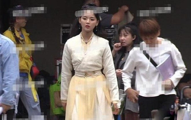 Tạo hình cổ trang mới nhất của Dương Siêu Việt vấp phải chỉ trích từ cư dân mạng Ảnh 2