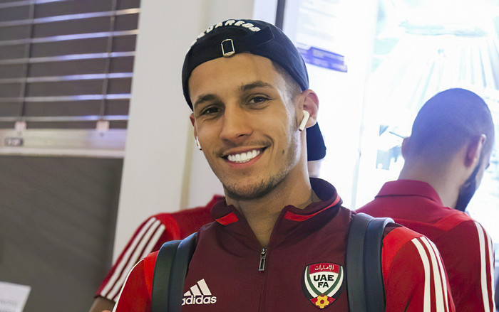 Sướng như cầu thủ UAE: Xài toàn iPhone 11 Pro Max và hàng hiệu đắt tiền, thắng trận nhận ngay siêu xe Ảnh 2