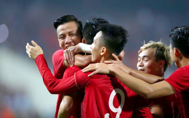 Việt Nam hạ UAE: Màn trình diễn đẳng cấp của Tuấn Anh và Tiến Linh Ảnh 2