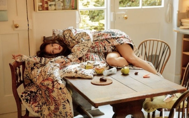 Jisoo (BlackPink) 'hớp hồn' fan với loạt ảnh họa báo cùng châm ngôn: 'Thay vì theo đuổi hình ảnh của người khác, hãy theo đuổi ước mơ của riêng bạn'! Ảnh 2