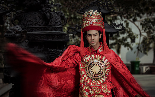 Trang phục dân tộc đại diện Việt tại Mister Universe Tourism 2019 khác hoàn toàn đàn anh đi trước Ảnh 2