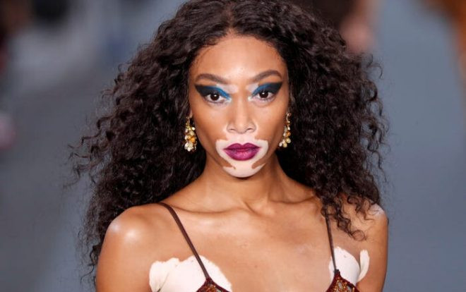 Năm 2019 photoshop bị thất sủng, thế giới công khai tôn vinh vẻ đẹp tự nhiên của phụ nữ Ảnh 2