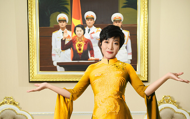 Lần đầu làm người mẫu áo dài, MC Thảo Vân khiến khán giả ngỡ ngàng vì quá xinh đẹp Ảnh 2