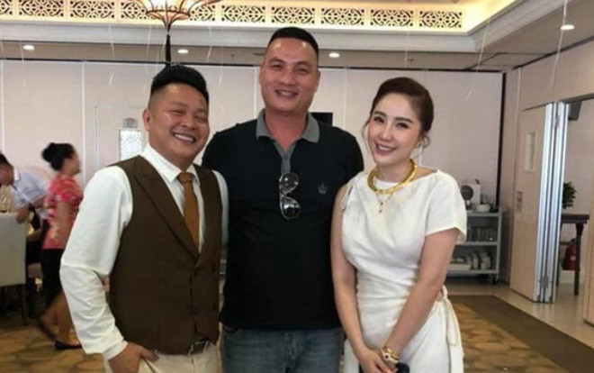 Bảo Thy mặc đầm trắng kiều diễm, hạnh phúc bên ông xã sau lễ rước dâu Ảnh 2