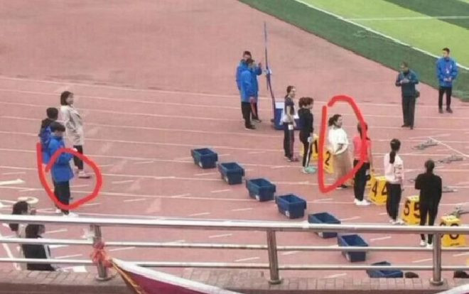 Thi thể dục nhưng lại mặc váy, nữ sinh nhanh chóng kiếm được ‘ân nhân phù trợ’ Ảnh 2