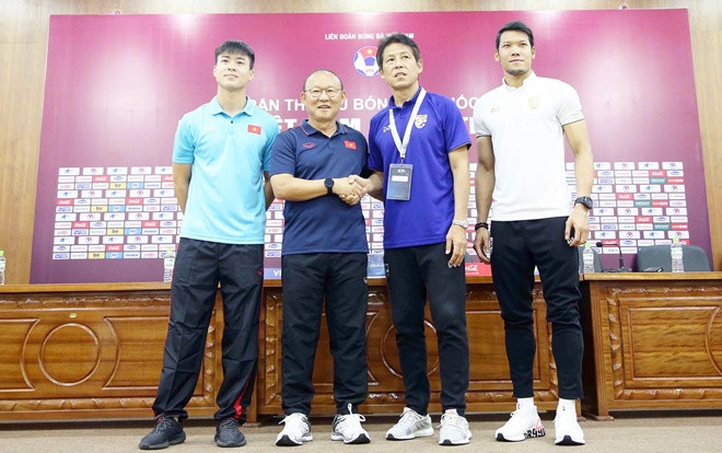 HLV Park tin Công Phượng ghi bàn trước Thái Lan: Phòng họp báo phản ứng bất ngờ Ảnh 2