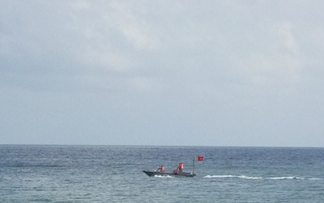 Nhóm học sinh lớp 8 ở Bình Định đi tắm biển bị sóng cuốn, 2 em tử vong, 1 em mất tích Ảnh 2