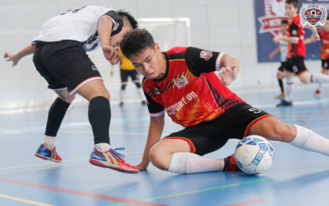 Khán đài ĐH RMIT bùng nổ với trận chung kết giải bóng đá Retro Cup 2019 Ảnh 2