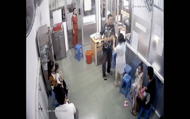 Nữ điều dưỡng bị người nhà bệnh nhi hành hung gãy xương hàm, khủng hoảng tâm lý Ảnh 2