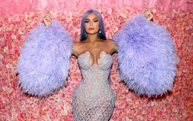 Kylie Jenner là tỷ phú trẻ nhất thế giới do Forbes bình chọn và đột nhiên quyết định bán công ty? Ảnh 2