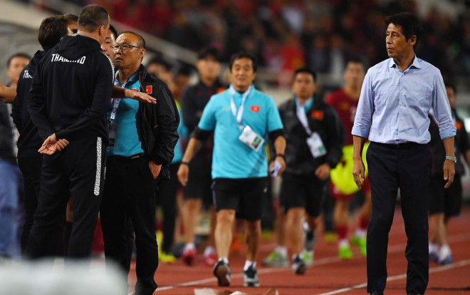 Bảo vệ ông Park, CĐV Việt Nam 'tấn công' trang cá nhân của trợ lý HLV Thái Lan Ảnh 2