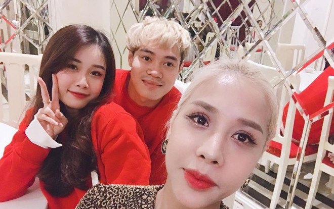 Văn Toàn và Văn Lâm dính bạn gái như sam Ảnh 2