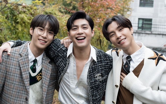 Bộ hình hot nhất hôm nay: Noo Phước Thịnh đẹp trai ngời ngời bên 2 'nam thần' nhà SM Entertainment Ảnh 2