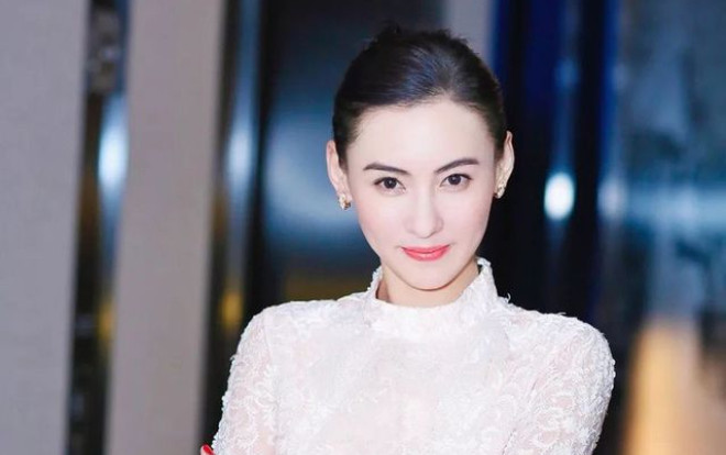 Gặp hỏa hoạn tại khách sạn, Trương Bá Chi khiến ai cũng nể phục khi vẫn bình tĩnh bế con trai thoát khỏi nguy hiểm Ảnh 2