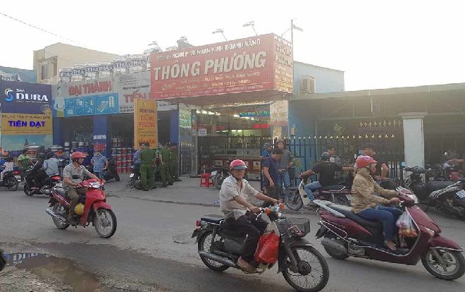 Diễn biến mới nhất vụ nổ súng cướp tiệm vàng ở TP.HCM: Đã bắt được 2 nghi can Ảnh 2