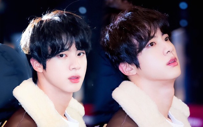 'Hoa ghen thua thắm' trước gương mặt thiên tài của Jin (BTS) tại sân bay Ảnh 2