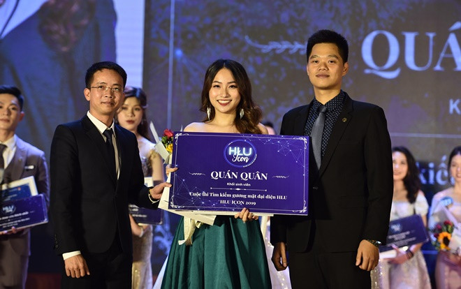 Thầy cô trường Đại học Luật Hà Nội trẻ trung, sôi nổi cùng sinh viên tham gia cuộc thi tìm kiếm gương mặt đại diện Ảnh 2