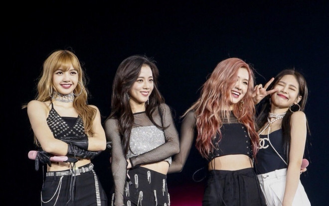 Jisoo 'vượt mặt' Chanyeol (EXO) về lượt follow Instagram, BlackPink chính thức trở thành nhóm nhạc dẫn đầu Kpop ở mảng này Ảnh 2