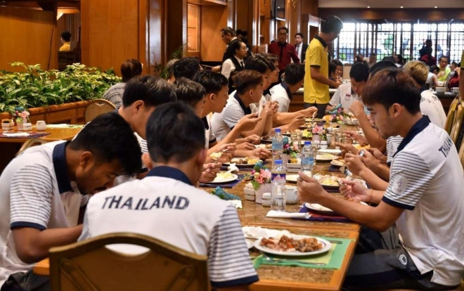 Bản tin thể thao hôm nay 25/11/2019: U22 Thái Lan thiếu đồ ăn, thức uống ở SEA Games 30 Ảnh 2