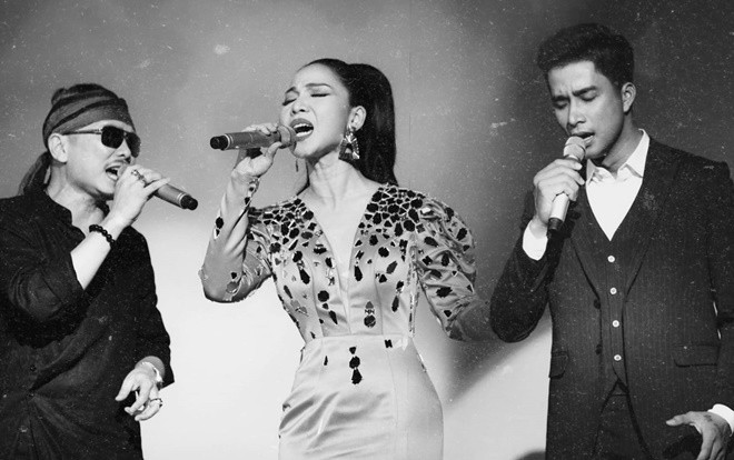 Danh ca Jimmy Nguyễn, Mạnh Đồng (Thần tượng Bolero) 'hạ gục' khán giả với loạt hit xưa cũ tại đêm nhạc của Khánh Loan Ảnh 2