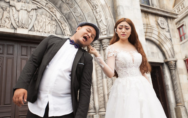 Vinh Râu FAPtv lần đầu tiết lộ chuyện bị bạn bè chơi khăm trong đêm tân hôn: 'Giận tím người' khi mở phong bì cưới Ảnh 2