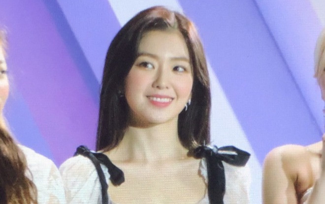 Irene (Red Velvet) gây náo động netizen với visual không ai sánh bằng tại AAA 2019 Ảnh 2