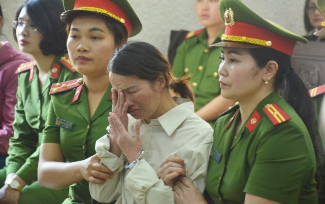 Mẹ nữ sinh giao gà kêu oan không buôn ma tuý: 'Các bị cáo đã bàn bạc âm mưu hãm hại giết con tôi rồi buộc tội cho tôi' Ảnh 2