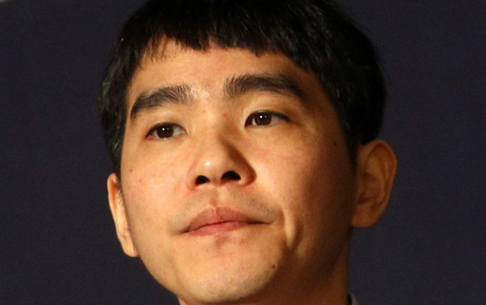 Huyền thoại cờ vây Lee Se-Dol giải nghệ vì không thể thắng được máy tính Ảnh 2