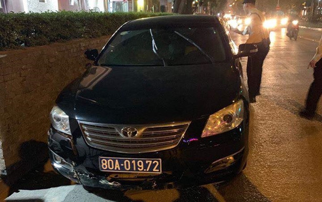 Ô tô biển xanh của Liên đoàn Bóng đá Việt Nam gây tai nạn với hai cô gái rồi bỏ chạy Ảnh 2