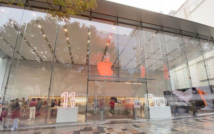 Vì sao nhiều Apple Store trên thế giới bỗng dưng 'tô đỏ' logo táo khuyết? Ảnh 2