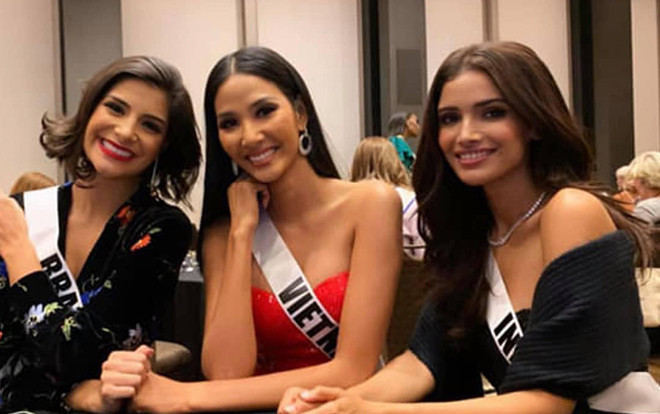 Hoàng Thùy đọ sắc hoa hậu Brazil - Ấn Độ, nhận sash Vietnam kèm 'suất diễn Vedette' Miss Universe 2019 Ảnh 2