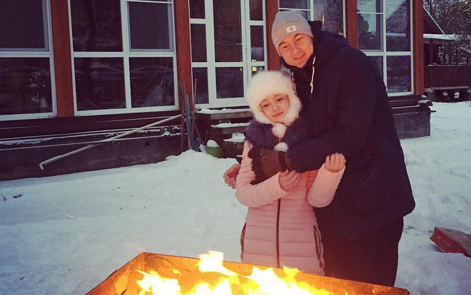 Vừa về Nga thăm gia đình, Đặng Văn Lâm đã liên tục khoe ảnh em gái khiến cộng đồng mạng 'tan chảy' Ảnh 2