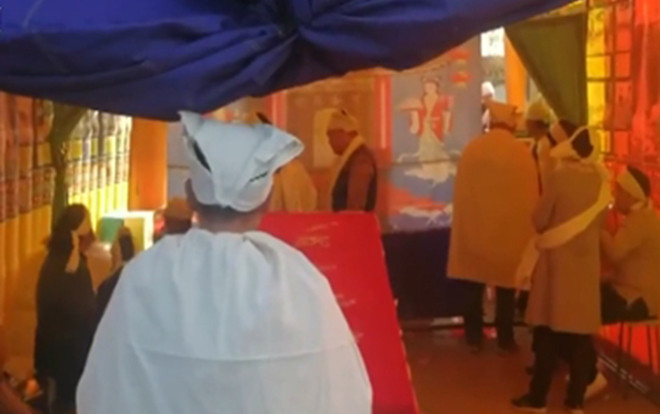 Làm nghề khóc thuê trong đám tang, người phụ nữ bỏ túi 660 triệu mỗi năm Ảnh 2