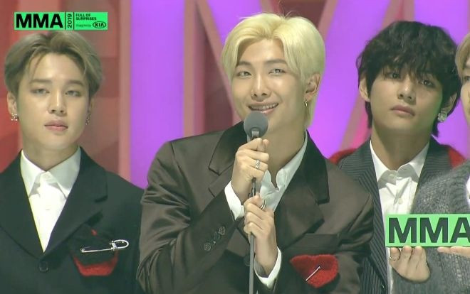 Chạm tới chiếc cúp thứ 21, BTS trở thành nghệ sĩ thắng nhiều giải nhất lịch sử Melon Music Awards 2019 Ảnh 2