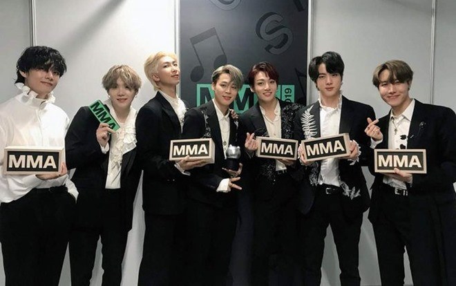 BTS lập kỷ lục khi chiến thắng 4 giải Daesang: Lý do cho sự thành công? Ảnh 2