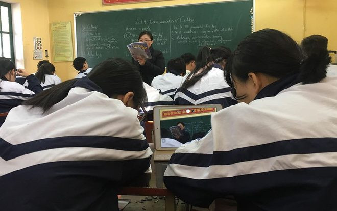 Quên mang kính, nữ sinh nghĩ ra cách ‘chữa cháy’ cực bá đạo khiến dân mạng trầm trồ Ảnh 2